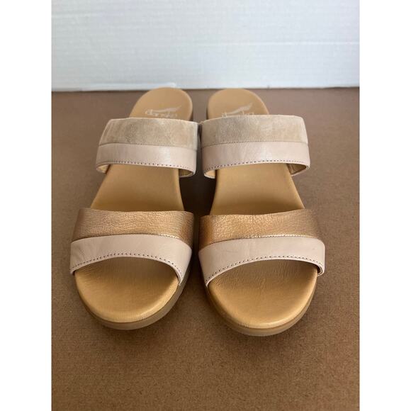 NWT Dansko Theresa Gold/Tan Leather Multi-Strap Slip-On Block Heel Sandal 9.5-10 - Picture 3 of 11